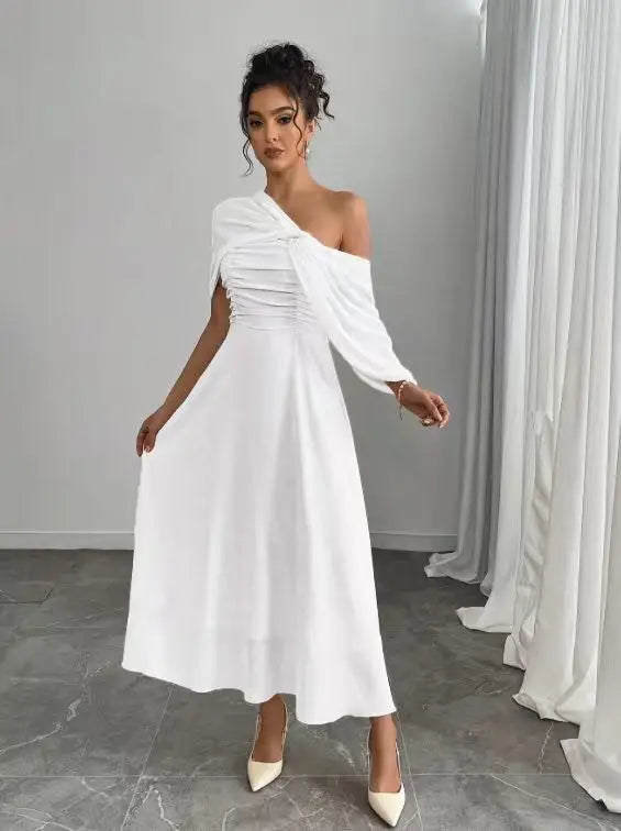 Solid-colored dresses for women in spring and summer are versatile Fashion