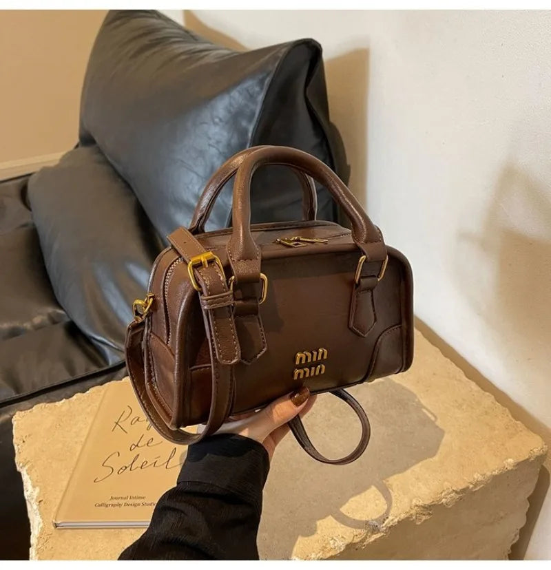 Fashionable Bucket Bag For Women A Deep And Practical Design With A Fashionable Twist