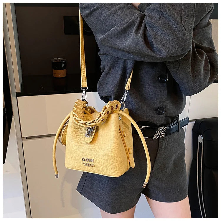 Handheld Bucket Bag For Women 2025 New Retro Pu Leather Patchwork Shoulder Bags Trend Versatile Commuting Mini Crossbody Pack