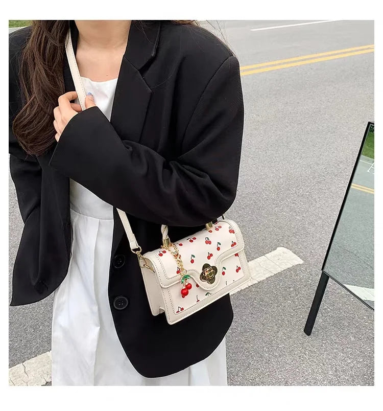 High-quality and fashionable handbag for women, 2025 new model, crossbody bag, stylish and versatile small square bag