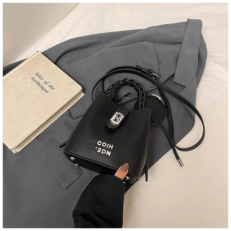 Handheld Bucket Bag For Women 2025 New Retro Pu Leather Patchwork Shoulder Bags Trend Versatile Commuting Mini Crossbody Pack