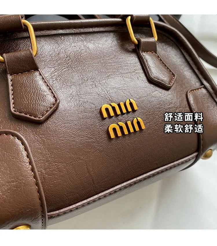 Fashionable Bucket Bag For Women A Deep And Practical Design With A Fashionable Twist
