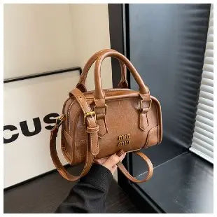 Fashionable Bucket Bag For Women A Deep And Practical Design With A Fashionable Twist