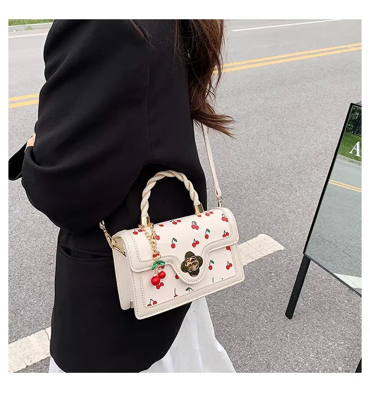 High-quality and fashionable handbag for women, 2025 new model, crossbody bag, stylish and versatile small square bag
