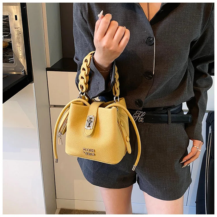 Handheld Bucket Bag For Women 2025 New Retro Pu Leather Patchwork Shoulder Bags Trend Versatile Commuting Mini Crossbody Pack