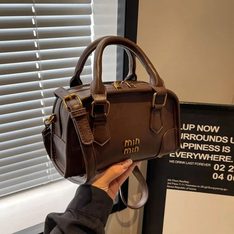 Fashionable Bucket Bag For Women A Deep And Practical Design With A Fashionable Twist