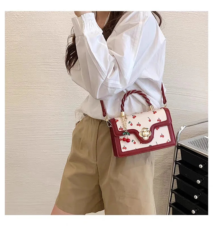 High-quality and fashionable handbag for women, 2025 new model, crossbody bag, stylish and versatile small square bag