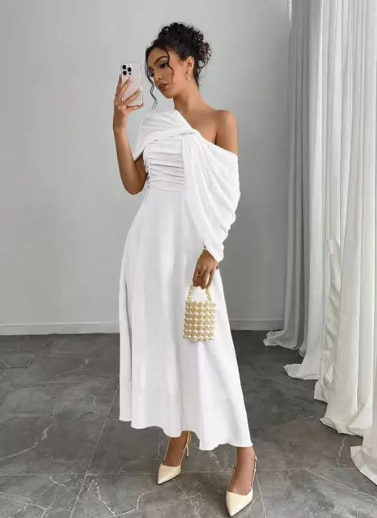 Solid-colored dresses for women in spring and summer are versatile Fashion