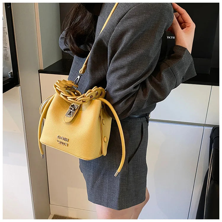 Handheld Bucket Bag For Women 2025 New Retro Pu Leather Patchwork Shoulder Bags Trend Versatile Commuting Mini Crossbody Pack