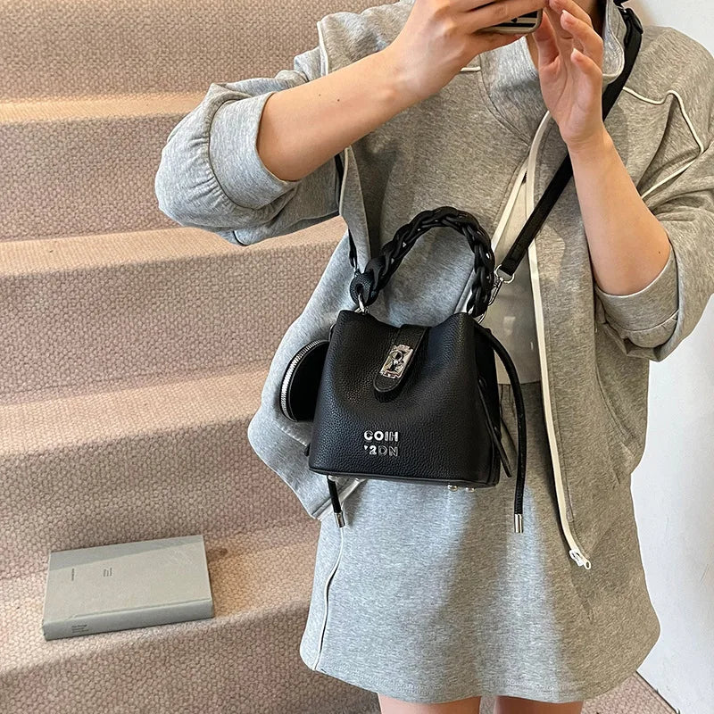 Handheld Bucket Bag For Women 2025 New Retro Pu Leather Patchwork Shoulder Bags Trend Versatile Commuting Mini Crossbody Pack