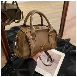 Fashionable Bucket Bag For Women A Deep And Practical Design With A Fashionable Twist